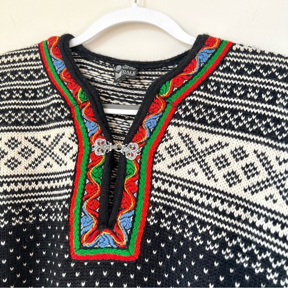 Vintage Dale of Norway Wool Nordic Fair Isle Sweater - Picture 2 of 7